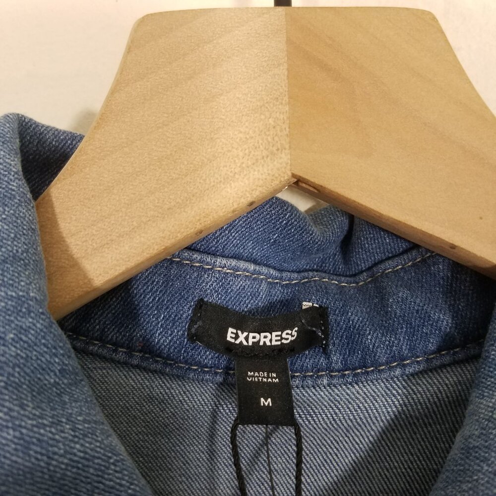 [ - Picture 4 of 5